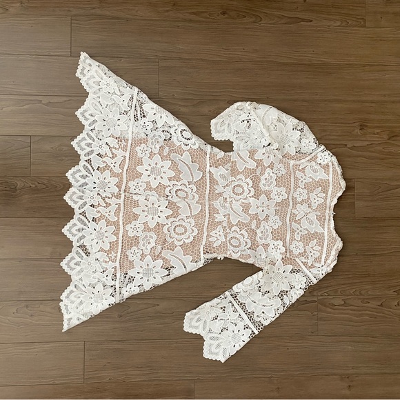 NWOT VICI The Reception Lace Bell Sleeve Dress Small SM - Picture 5 of 11